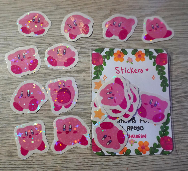 Stickers de Kirby holograficos $65